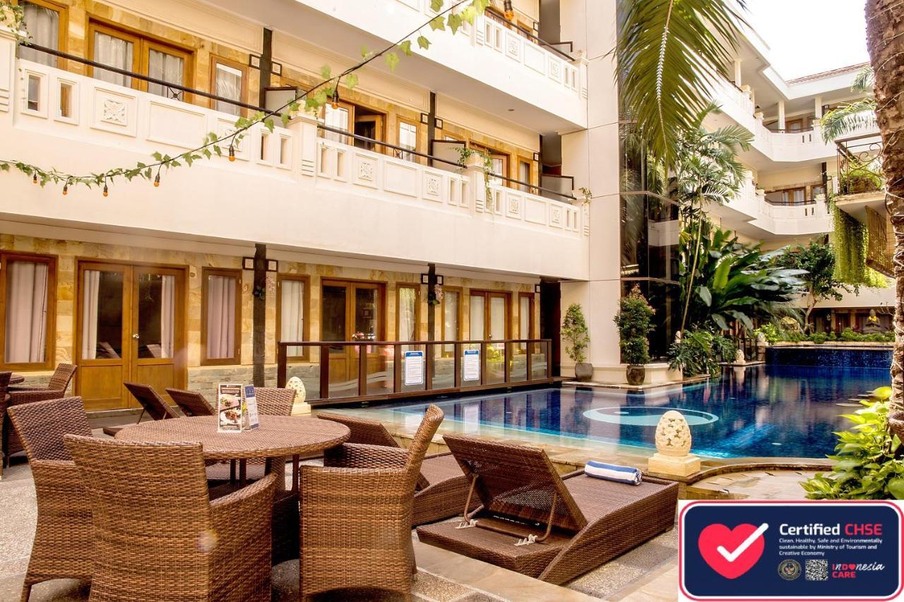 Famous Hotel Kuta Formerly Permata Kuta Hotel Extérieur photo